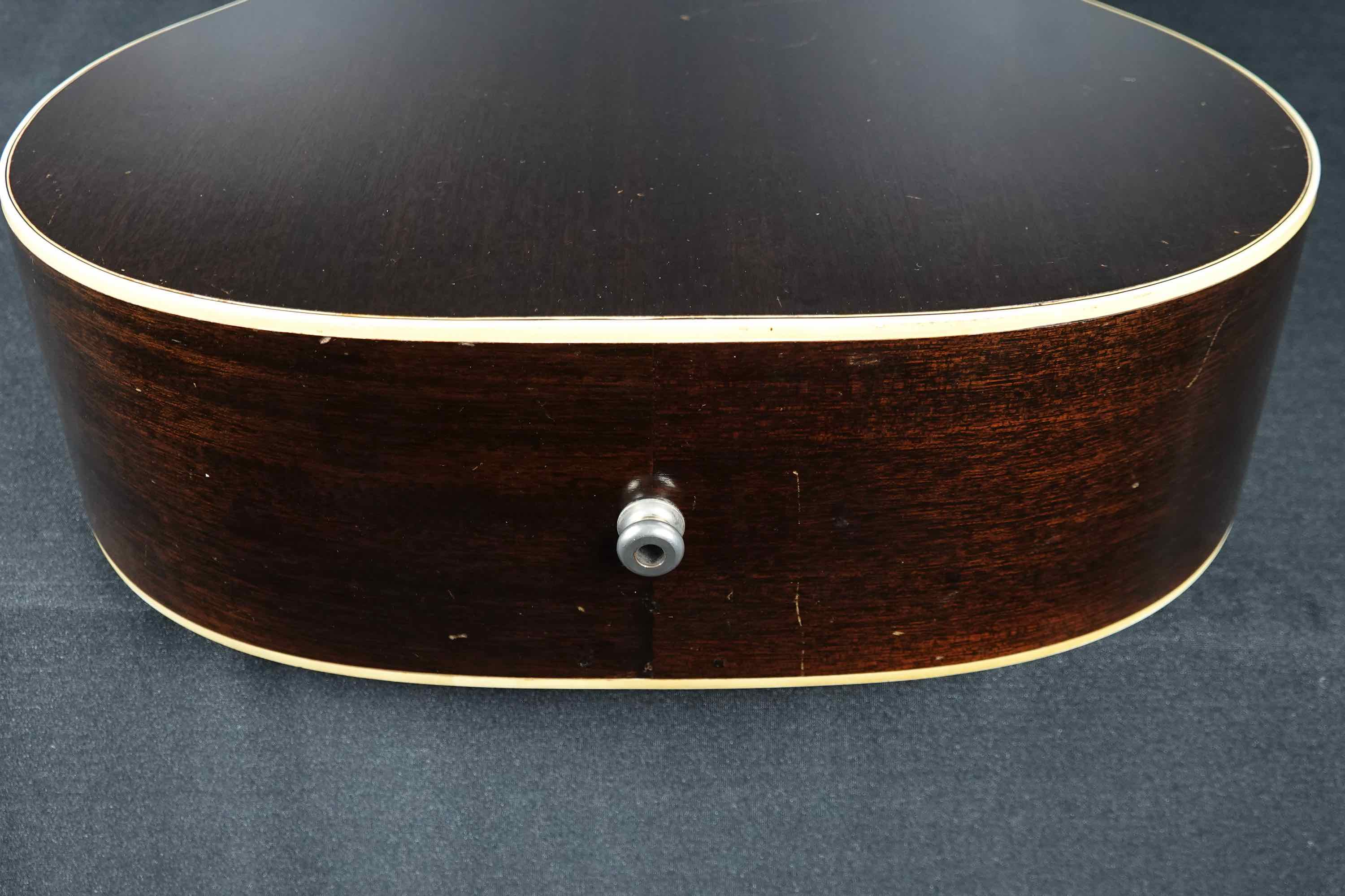 Gibson LG-2 | 楽器詳細ページ [Blue-G]