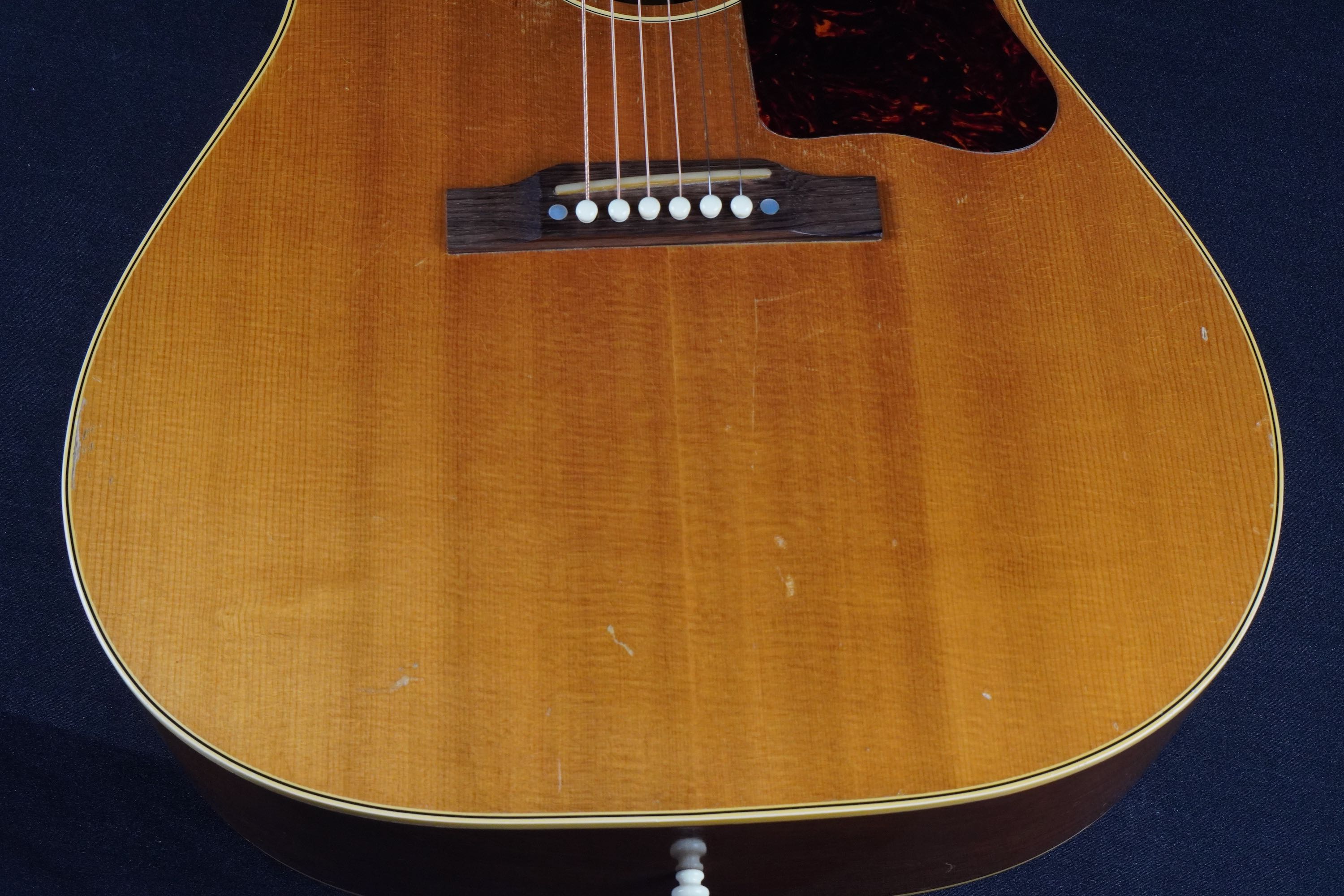 Gibson J-50 | 楽器詳細ページ [Blue-G]