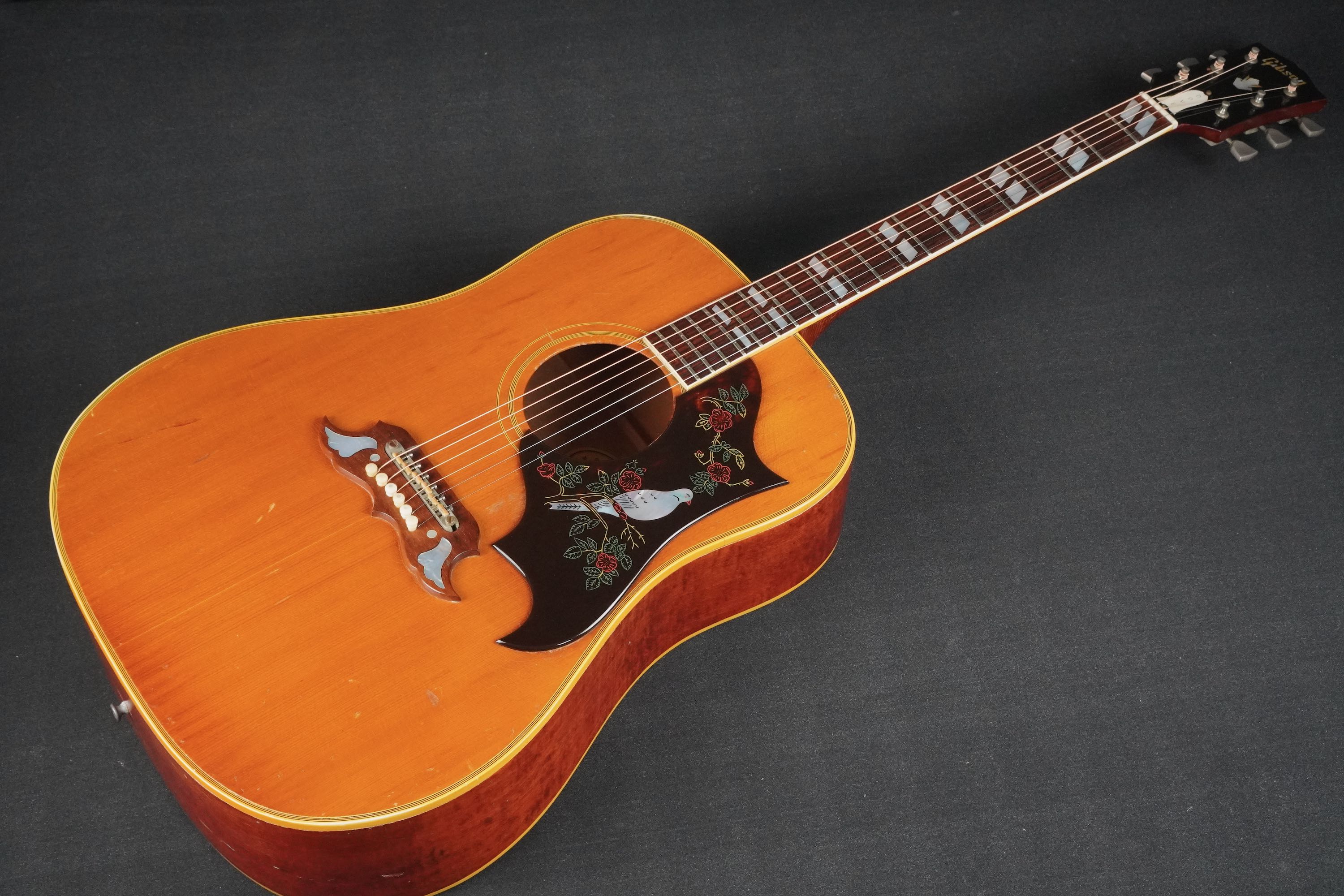 Itami！Gibson Dove 1981年製 Itami！Gibson Dove 1981年製 1965 Gibson Dove – No.Tom Guitars