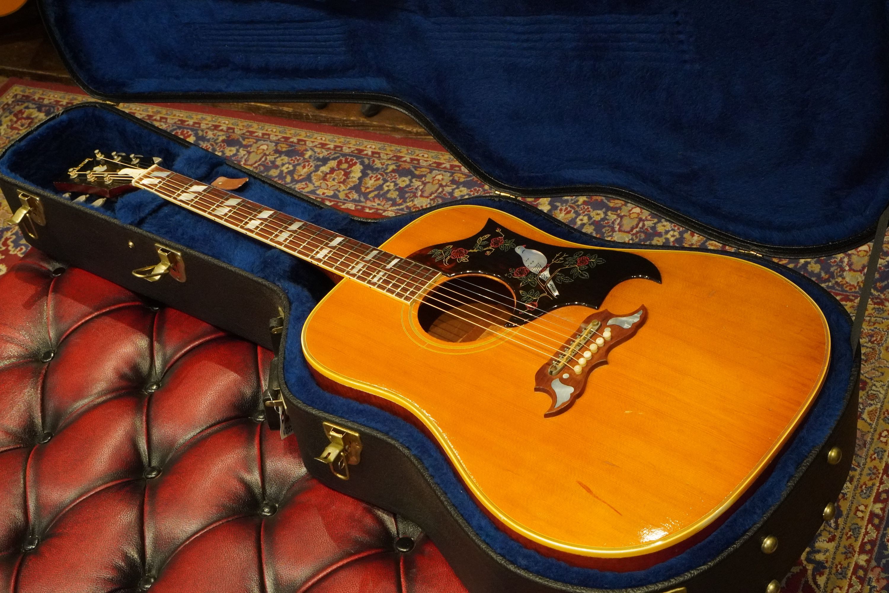 Gibson DOVE | 楽器詳細ページ [Blue-G]