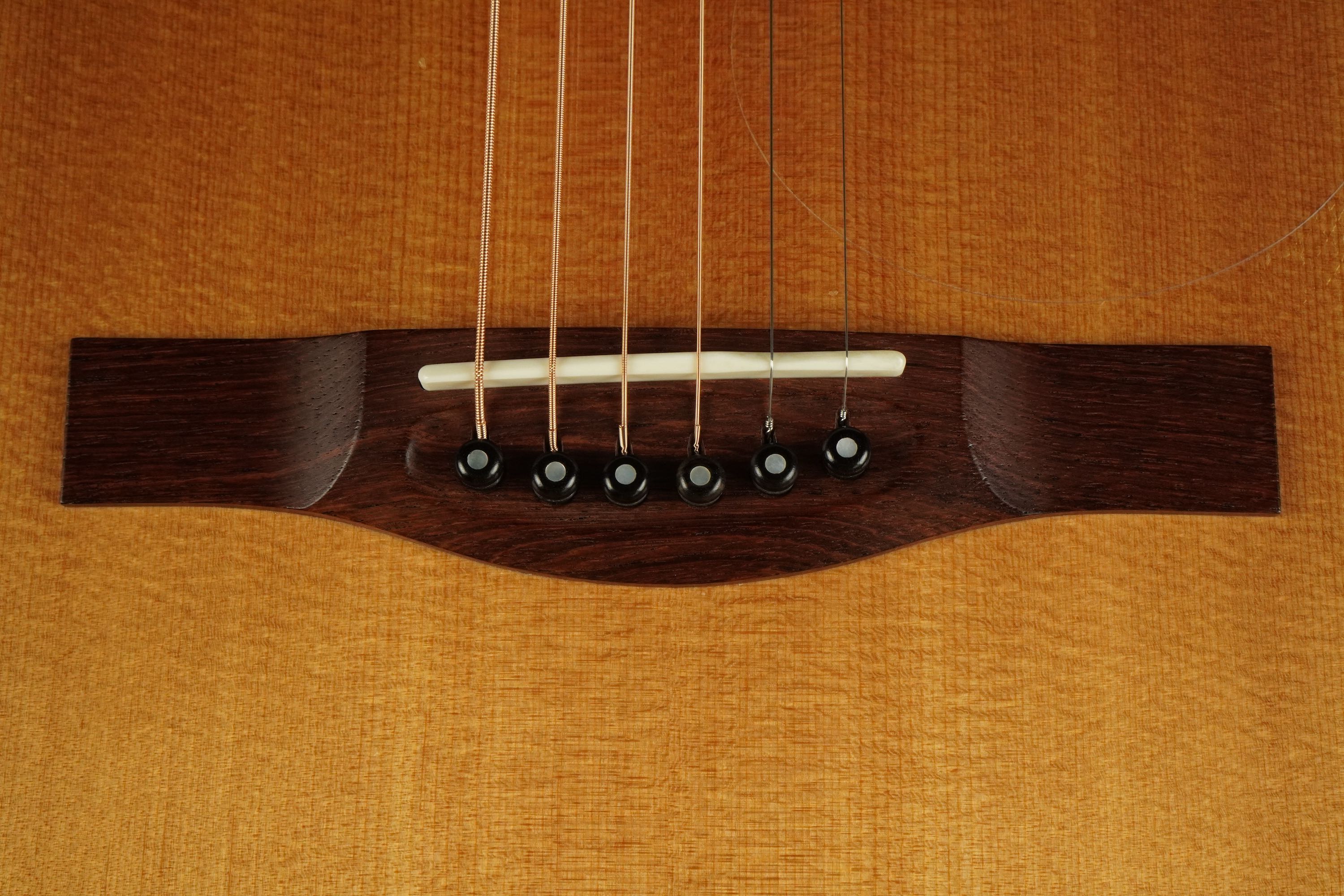 A.Kuwano Guitars（桑野亜矢喜） VL | 楽器詳細ページ [Blue-G]