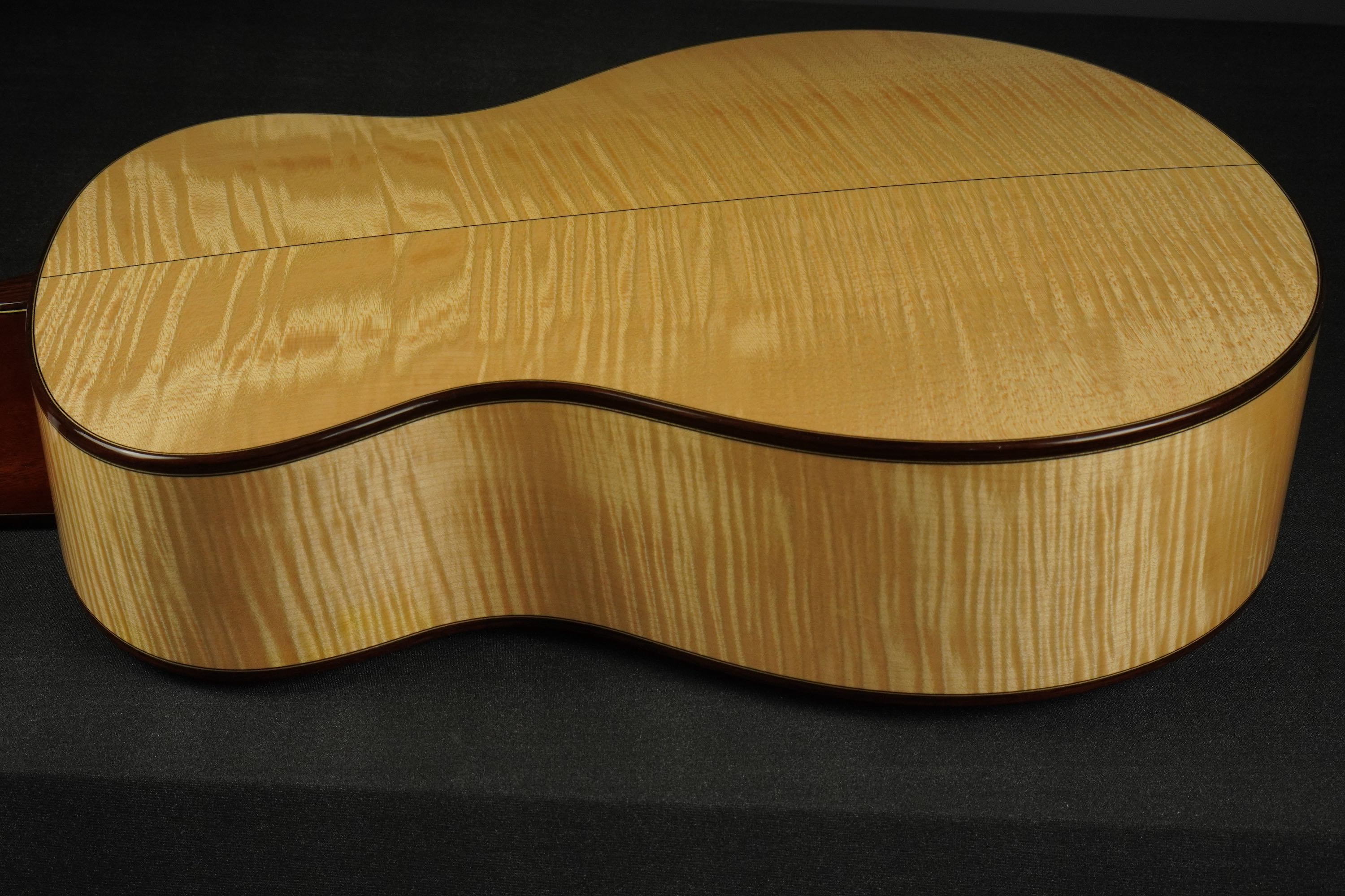 A.Kuwano Guitars 最初期モデル ハカランダ A.Kuwano Guitars（桑野亜矢喜） VL | 楽器詳細ページ [Blue-G]