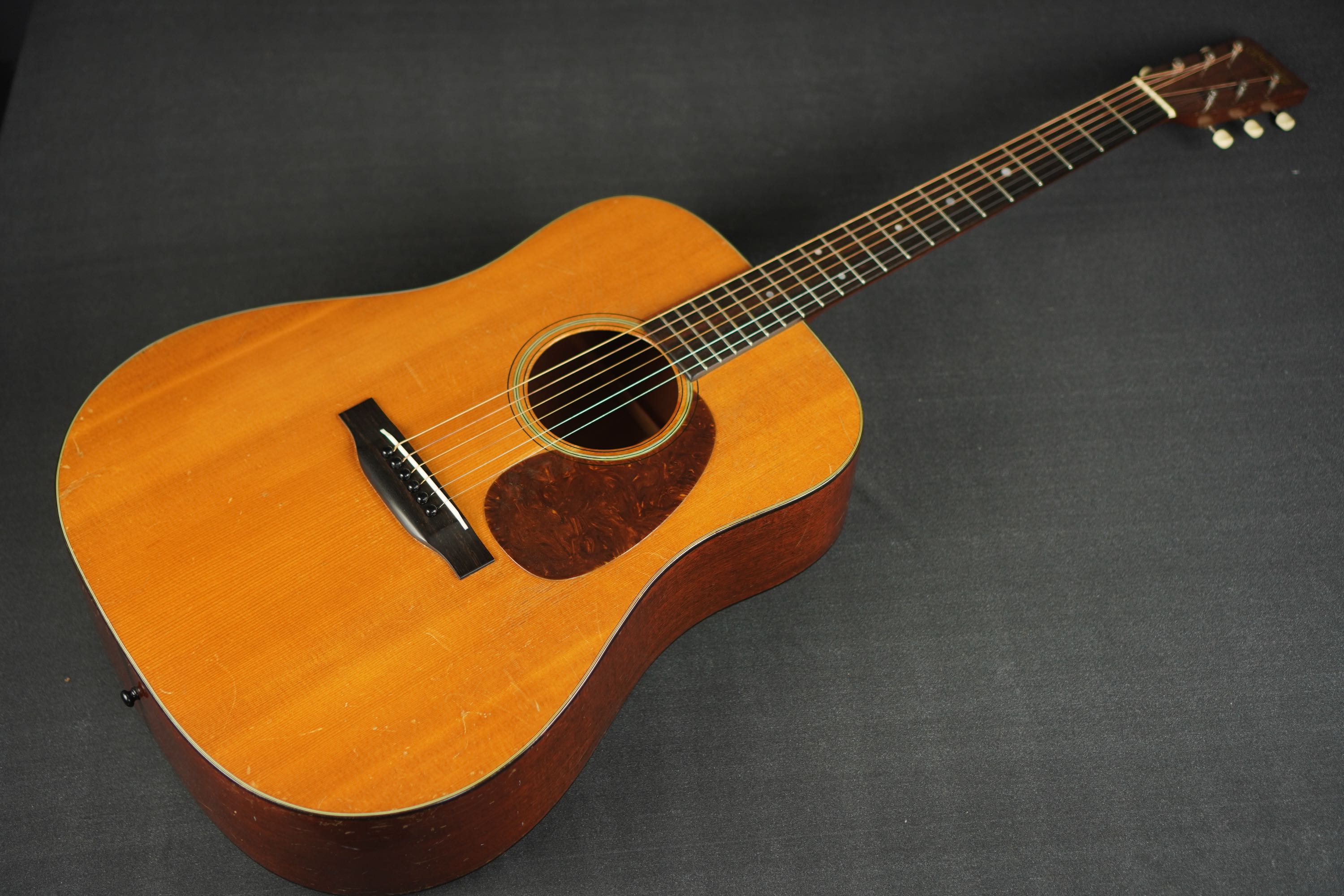 Martin D-18 | 楽器詳細ページ [Blue-G]