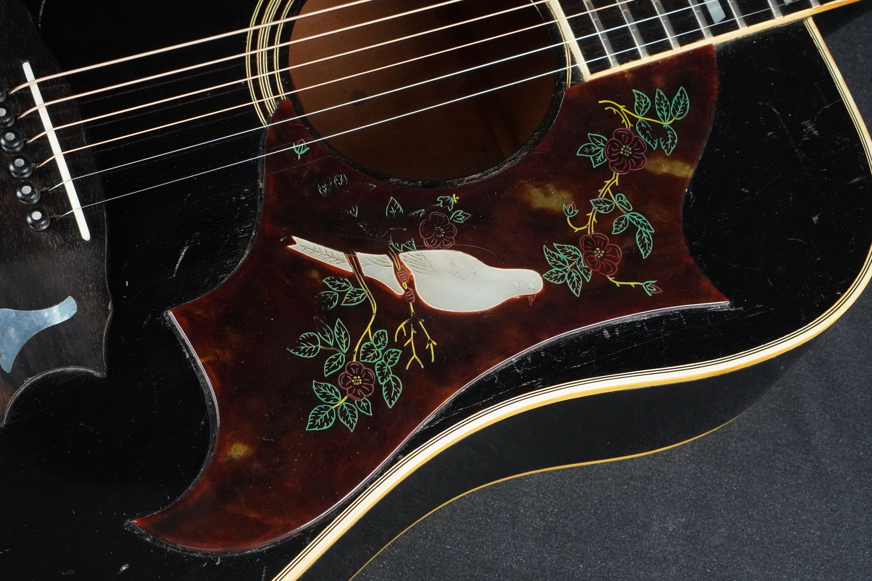 2002年製 Gibson D ove ブラック　エボニー 2002年製 Gibson D ove ブラック エボニー 2002年製 Gibson D ove