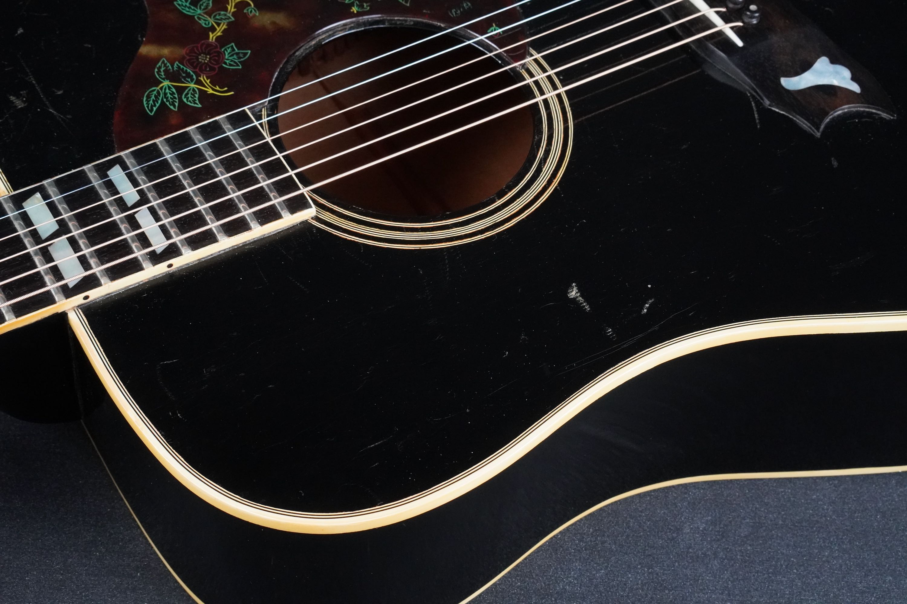 Gibson DOVE | 楽器詳細ページ [Blue-G]