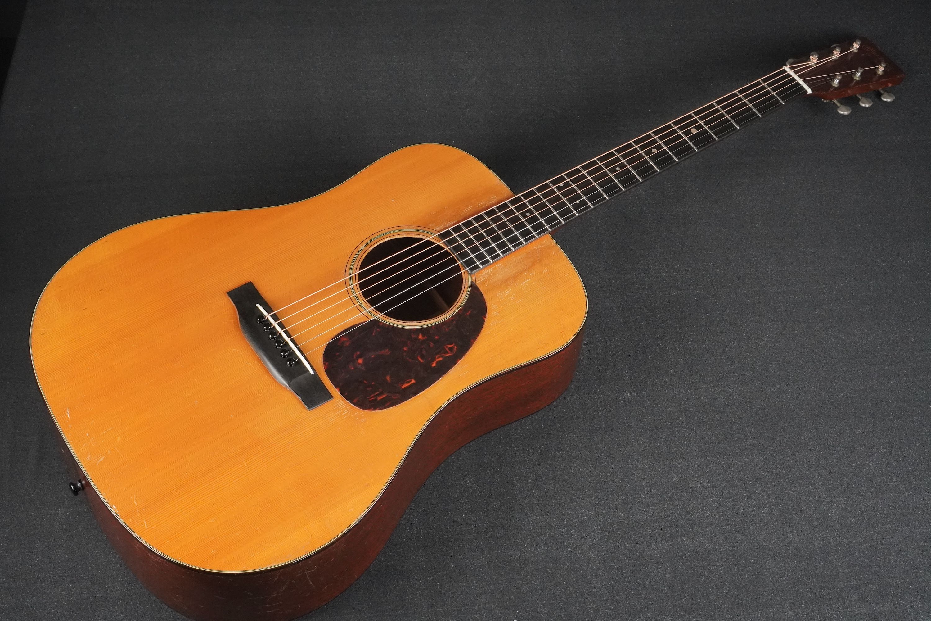 Martin D-18 | 楽器詳細ページ [Blue-G]