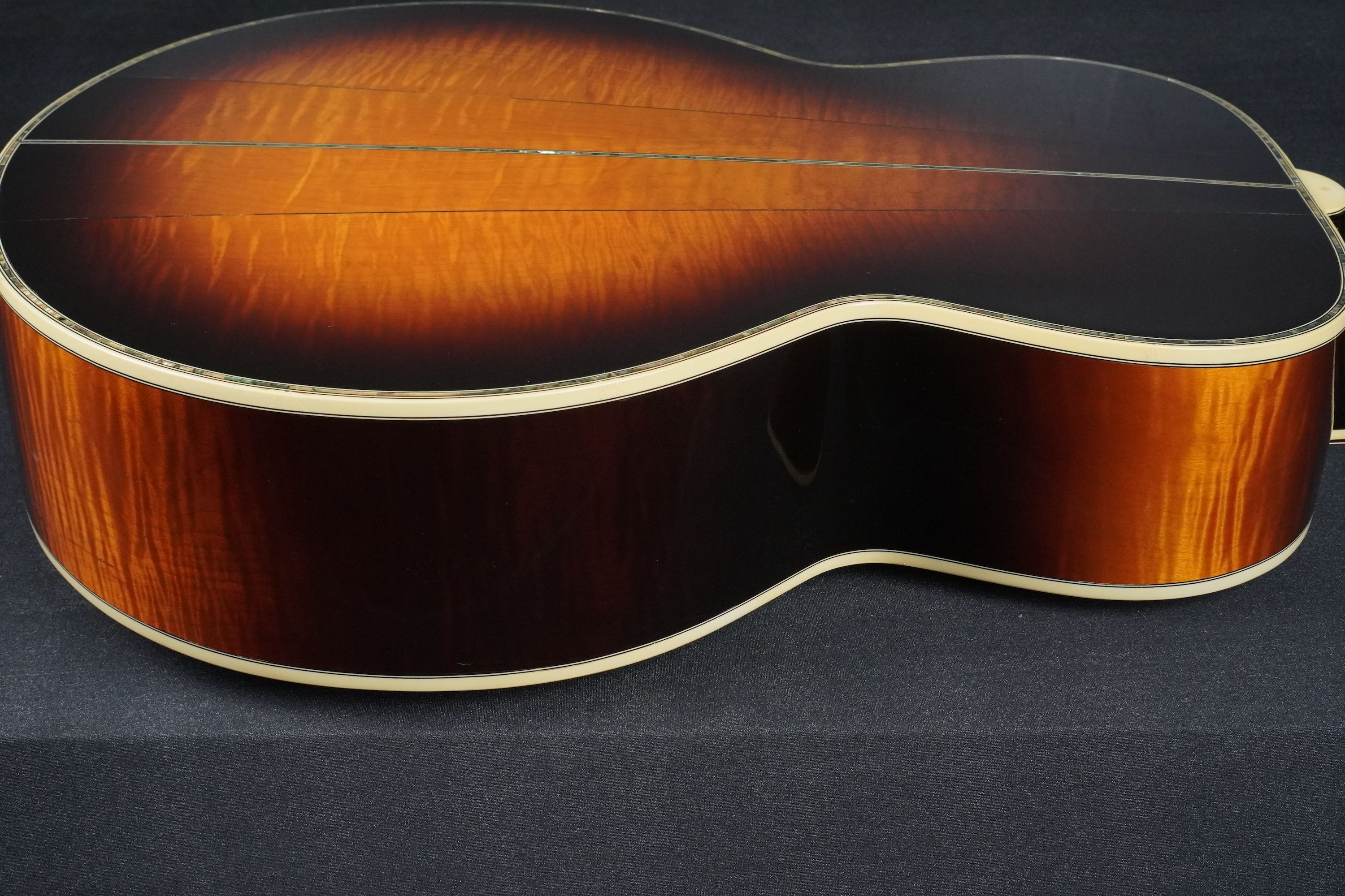 Gibson J-200 Deluxe | 楽器詳細ページ [Blue-G]